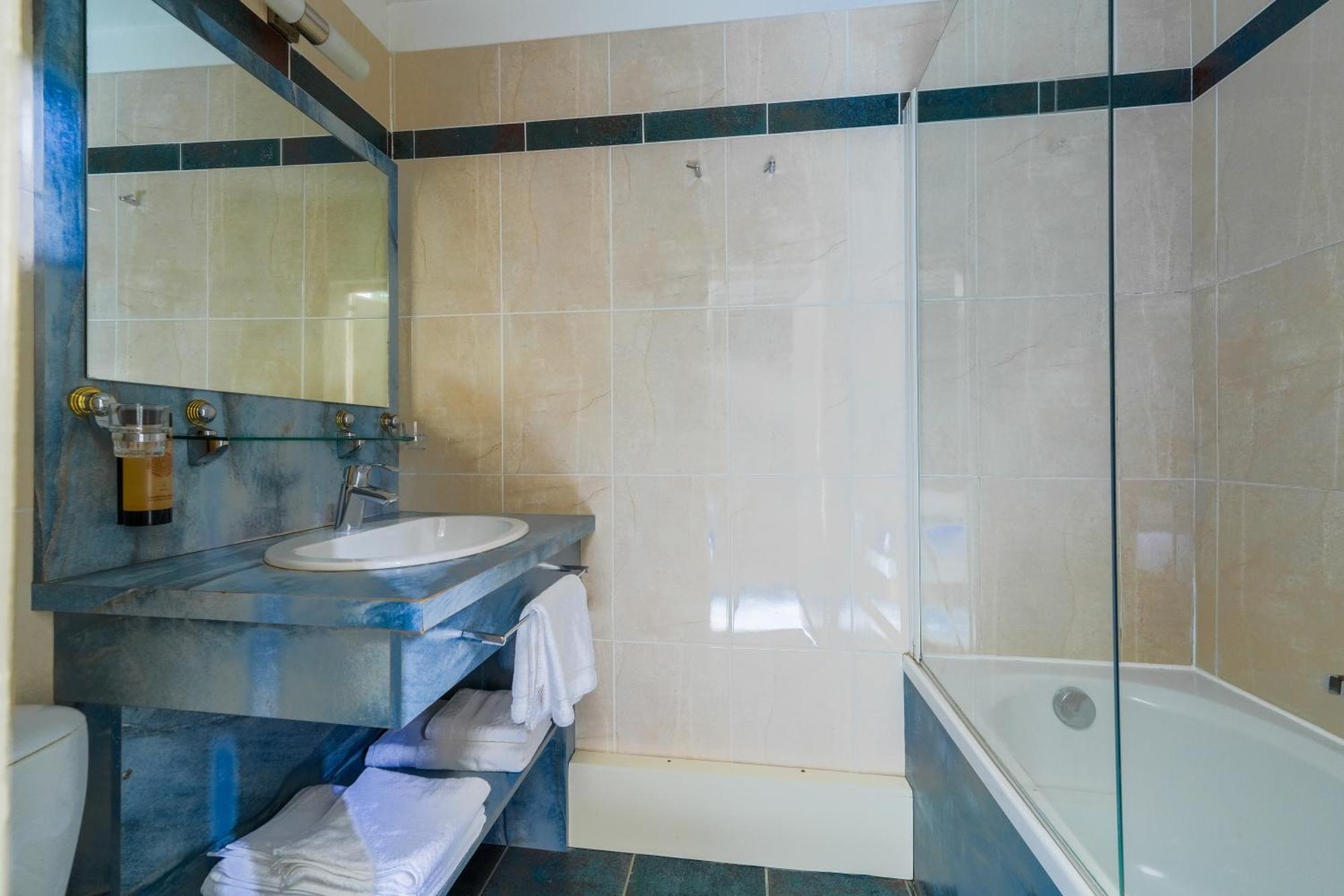 Hotel Les Marechaux Auxerre Dış mekan fotoğraf