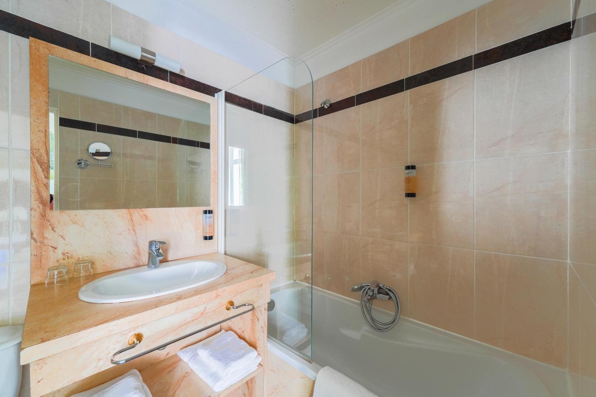 Hotel Les Marechaux Auxerre Dış mekan fotoğraf