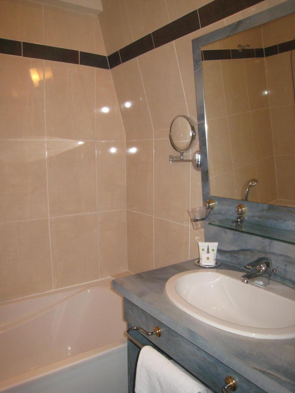 Hotel Les Marechaux Auxerre Dış mekan fotoğraf
