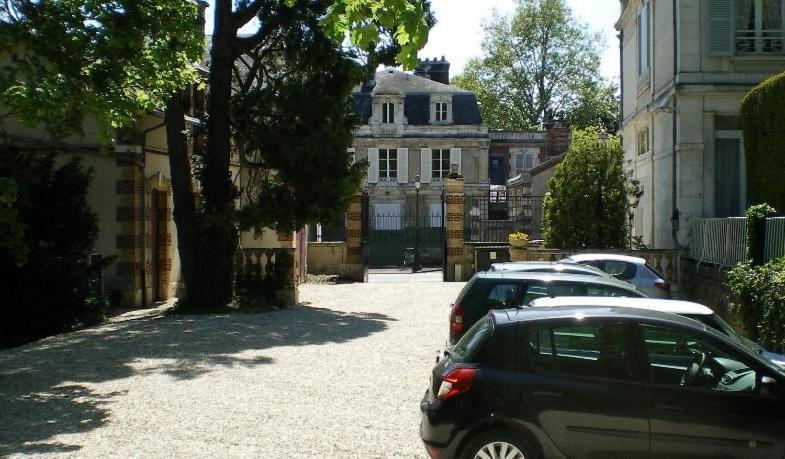 Hotel Les Marechaux Auxerre Dış mekan fotoğraf